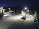 03 : 32