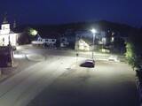 22 : 00