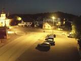 22 : 00