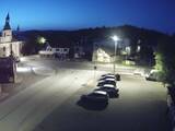 03 : 48