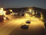22 : 00