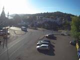 07 : 04