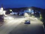 22 : 00