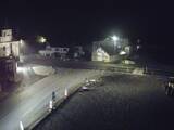 03 : 00