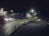 03 : 32