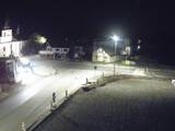 22 : 00