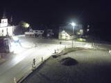 22 : 00