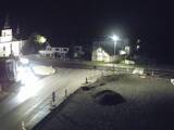 22 : 00