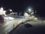 23 : 00