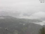 09 : 30