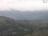 17 : 46
