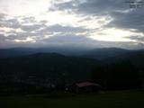 04 : 33