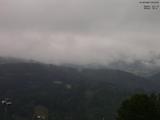 09 : 45