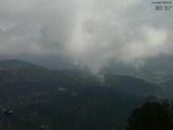 09 : 51