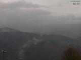 09 : 35