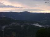 06 : 37