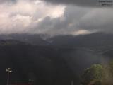 09 : 05