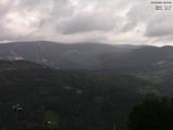 09 : 33
