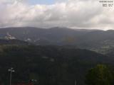 09 : 49