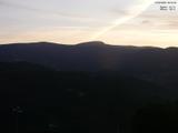 06 : 33