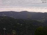 09 : 05