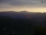 07 : 01