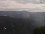 09 : 05