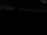 03 : 32