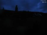 22 : 08