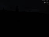 03 : 32
