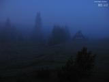 03 : 32