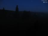 03 : 00