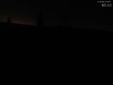 03 : 00