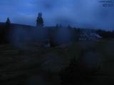 06 : 00