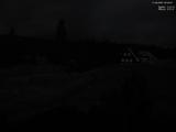 23 : 04