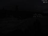 23 : 08