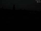 03 : 32