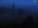 03 : 32