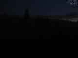 23 : 04