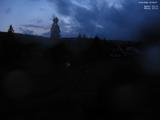22 : 00