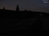 23 : 04