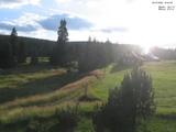 19 : 44