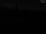 22 : 00
