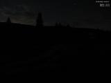 23 : 04
