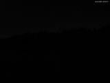 22 : 00