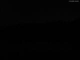 23 : 04