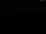 23 : 04
