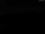 23 : 04