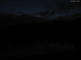 23 : 04