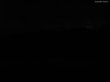 03 : 32